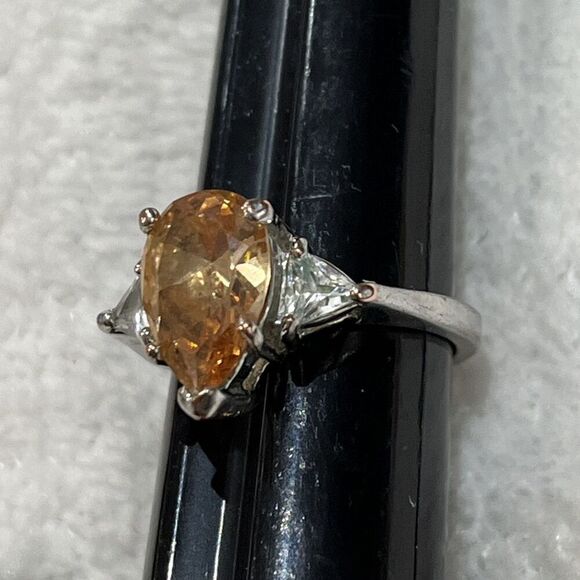 18k hge White Gold Plated Ring 6.75" Teardrop Citrine & Trillion CZ Sparkling - Picture 2 of 9